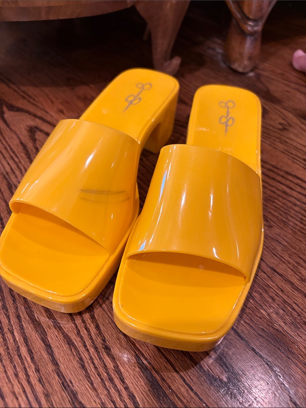 Jessica Simpson Yellow Patent Slide Mules size 9